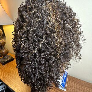 Outre Quick Weave Dominican Curly Wig – Color BH4/2730